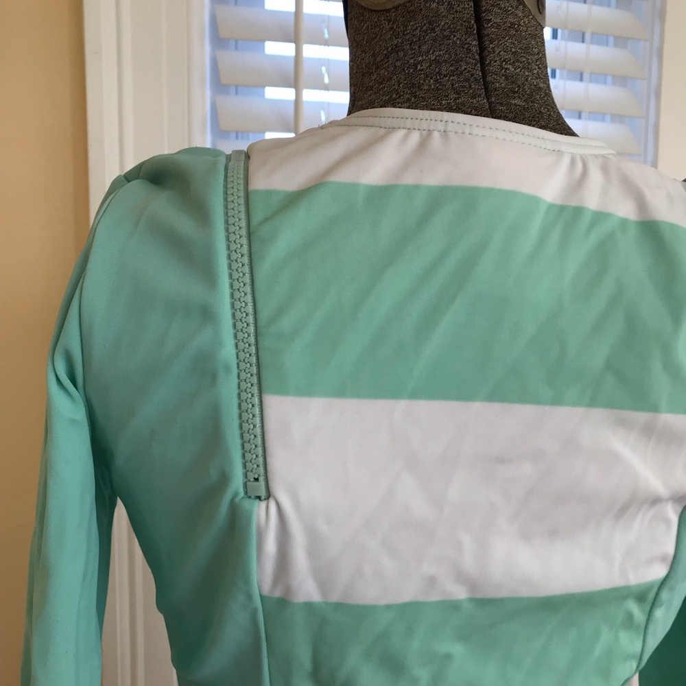 Rash guard - Picture 3 of 5